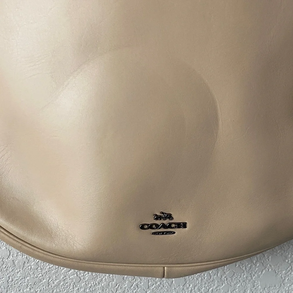 COACH Beachwood Beige Leather Snap NOMAD Hobo Shoulder Bag Purse #36026 - Picture 2 of 16